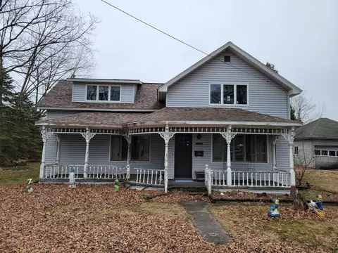 2811 Linwood St, Manistee, MI 49660