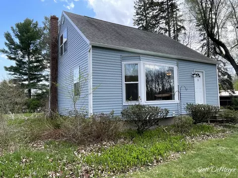 304 Wilson Dr, Saint Louis, MI 48880