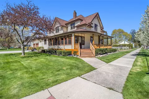 210 S Scott St, Scottville, MI 49454