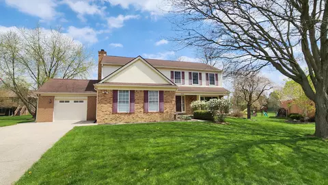 1912 Clear Point Ct, Rochester Hills, MI 48306