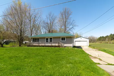 5460 Cole Rd, Saginaw, MI 48601