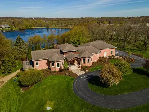 4957 Looking Glass Ln, Dexter, MI 48130
