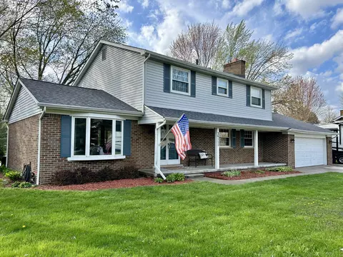 36111 Farmbrook Dr, Clinton Twp, MI 48035 photo 2