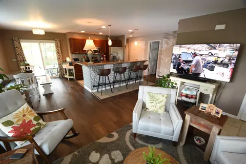 Living - 209 Corwin Meadow Dr, Lawrence, MI 49064 photo 3 of 3