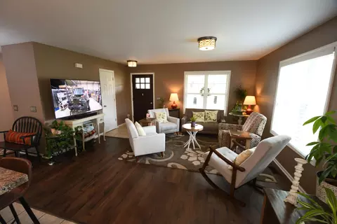 Living - 209 Corwin Meadow Dr, Lawrence, MI 49064 photo 2 of 3