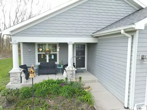 Exterior - 209 Corwin Meadow Dr, Lawrence, MI 49064 photo 10 of 15