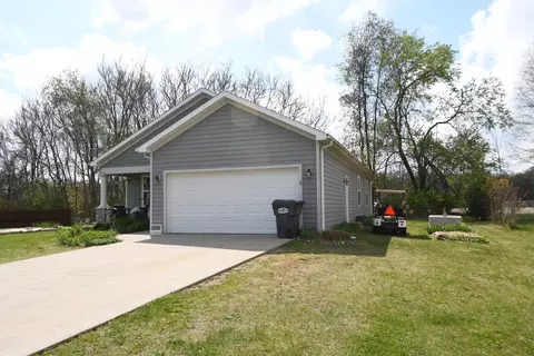 Exterior - 209 Corwin Meadow Dr, Lawrence, MI 49064 photo 14 of 15