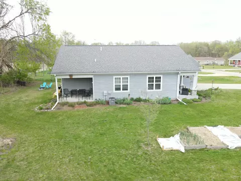 Exterior - 209 Corwin Meadow Dr, Lawrence, MI 49064 photo 6 of 15