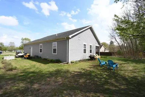 Exterior - 209 Corwin Meadow Dr, Lawrence, MI 49064 photo 7 of 15