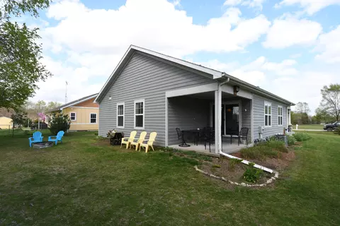 Exterior - 209 Corwin Meadow Dr, Lawrence, MI 49064 photo 8 of 15
