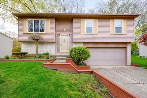 24063 Heathergreene Ct, Novi, MI 48375