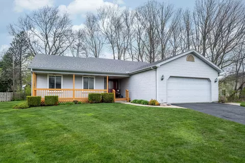 2680 Tomahawk Ct, Waterford, MI 48328