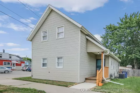 441 Crosby St NW, Grand Rapids, MI 49504