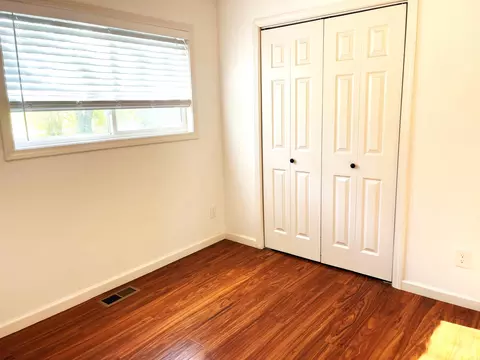 Bedroom - 5717 Bennett Rd, Jackson, MI 49201 photo 4 of 4