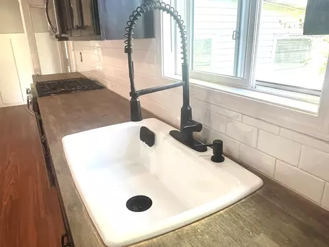 Bath - 5717 Bennett Rd, Jackson, MI 49201 photo 1 of 5