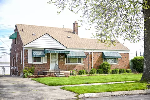 16981 Carlisle Dr, Detroit, MI 48205