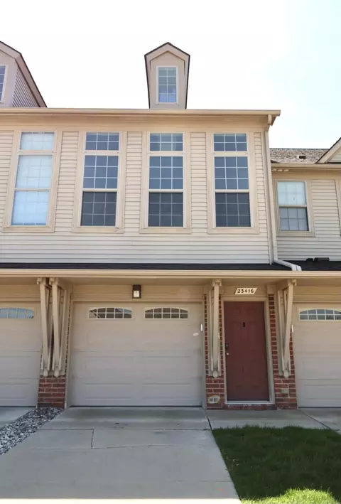 23416 Clarewood St #12, Macomb, MI 48042