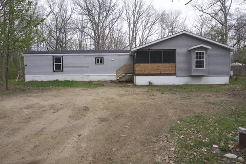 1768 Swan Creek Ct, Allegan, MI 49010