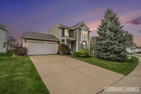 4591 Country Hill Dr SE, Kentwood, MI 49512