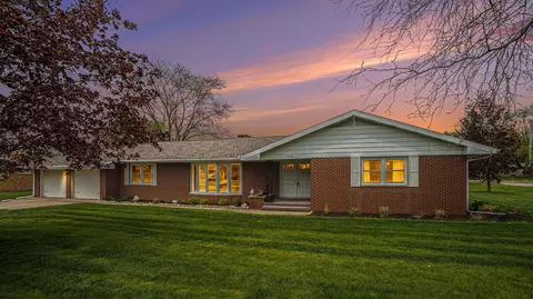 708 Devonshire Dr, Sturgis, MI 49091