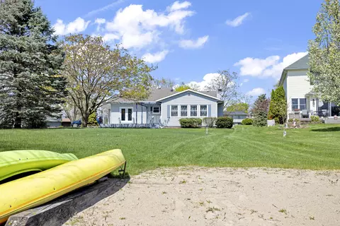 103 Paula Dr, Brooklyn, MI 49230