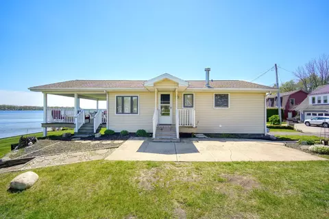 7760 Clarks Cove Cv, Addison, MI 49220