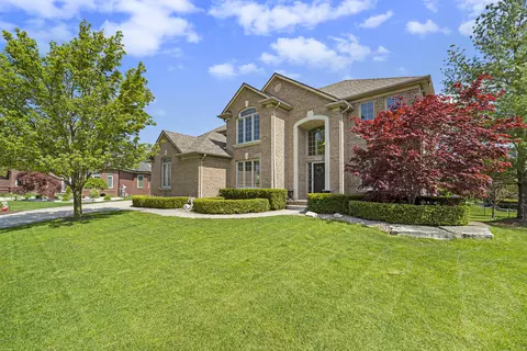 7215 Larch Ct, Shelby Township, MI 48316