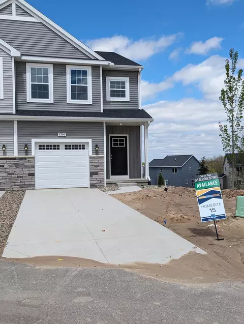 4596 Glen Haven Dr, Kentwood, MI 49512