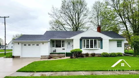 265 E Jefferson St, Pewamo, MI 48873