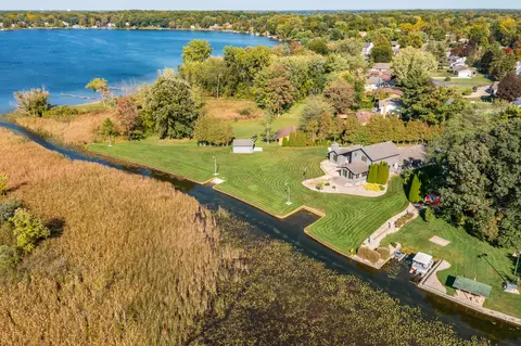 1149 Panama St, Portage, MI 49002