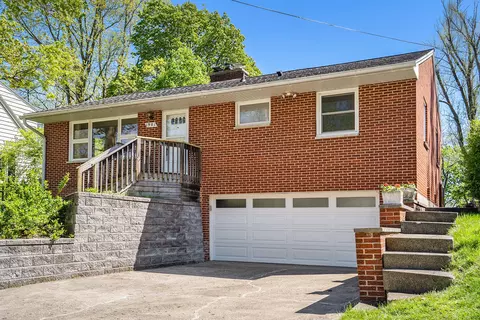 1901 W Grand Ave, Kalamazoo, MI 49006