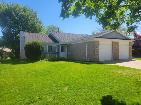 35947 Elmira St, Livonia, MI 48150