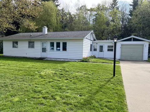 502 N Thomas, Scottville, MI 49454