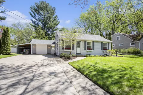 677 Whitman Ave, Holland, MI 49423