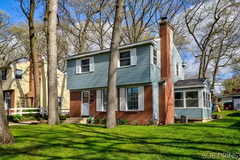 1453 Southlawn Dr SW, Wyoming, MI 49509