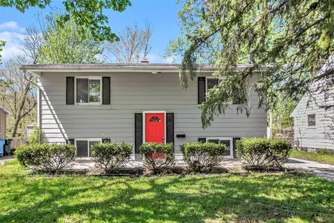 2926 S Deerfield Ave, Lansing, MI 48911