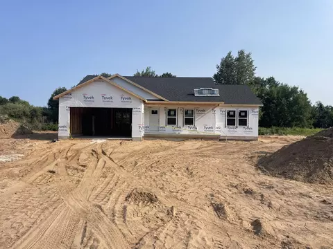 5466 Golfside Dr, Ludington, MI 49431
