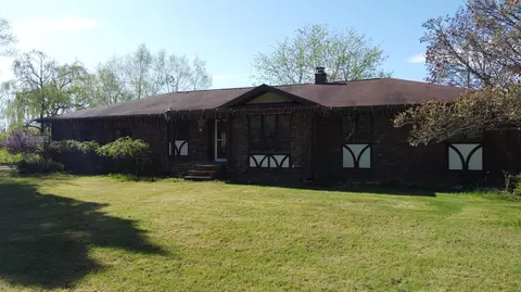 907 W Remick Rd, Riverdale, MI 48877