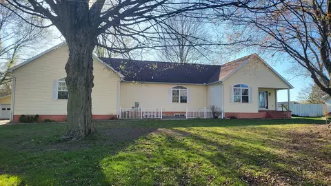 140 Meadow Ln, Tekonsha, MI 49092
