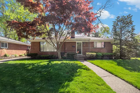 33632 Michele St, Livonia, MI 48150