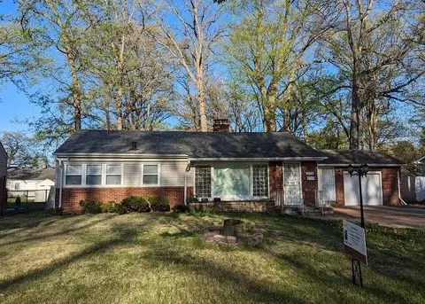 21230 Kipling St, Oak Park, MI 48237