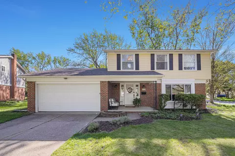 2900 Logan Ct, Ann Arbor, MI 48108