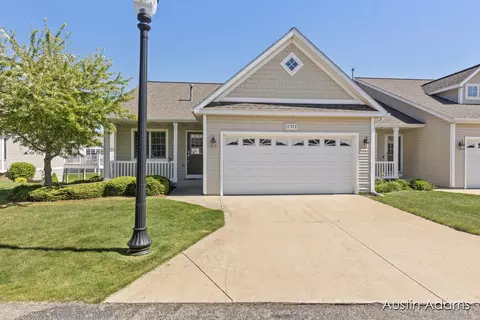 11572 N Lake Dr, Holland, MI 49424