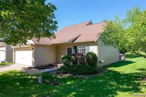 41423 Belden Cir, Novi, MI 48377