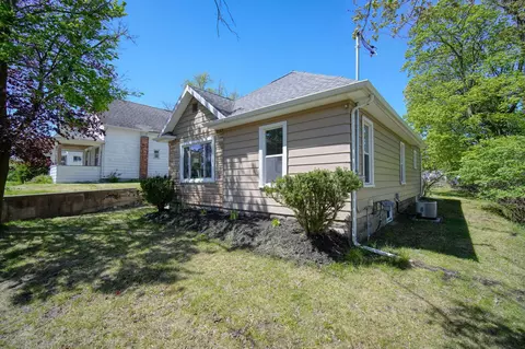 438 W Monroe St, Jackson, MI 49202