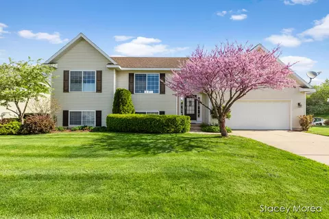 1489 Smith Farms Ct SE, Grand Rapids, MI 49508