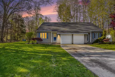 15130 Snowberry Ct, Spring Lake, MI 49456