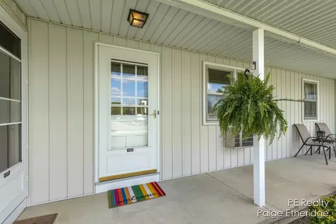 769 Andover St SE, Grand Rapids, MI 49548