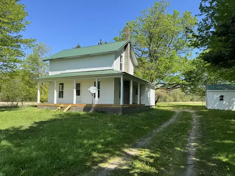 942 W Colon Rd, Sherwood, MI 49089