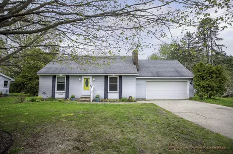 14039 Brook Ln, Holland, MI 49424